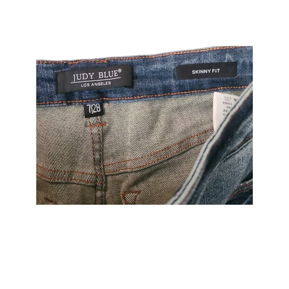Women's Jeans Bundle (4 pairs) - Picture 7 of 9